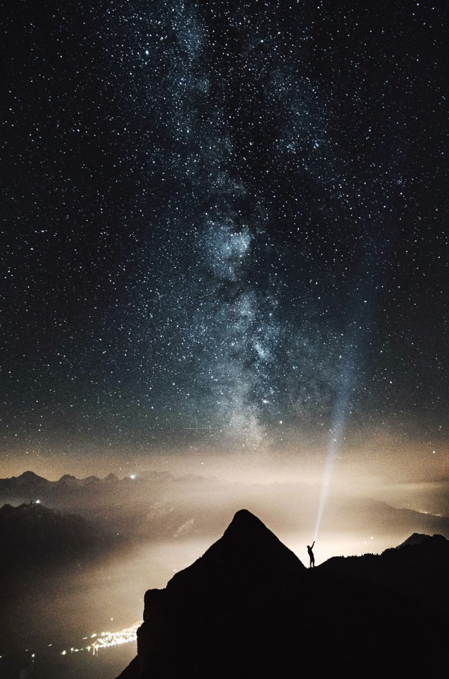 en la cima de noche